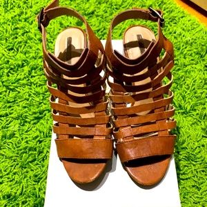 Tahari Brown leather sandals
